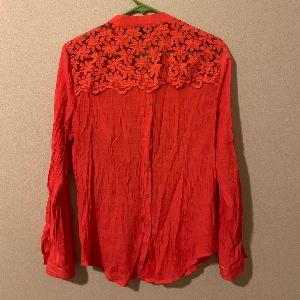 Button up blouse - Picture 4 of 5